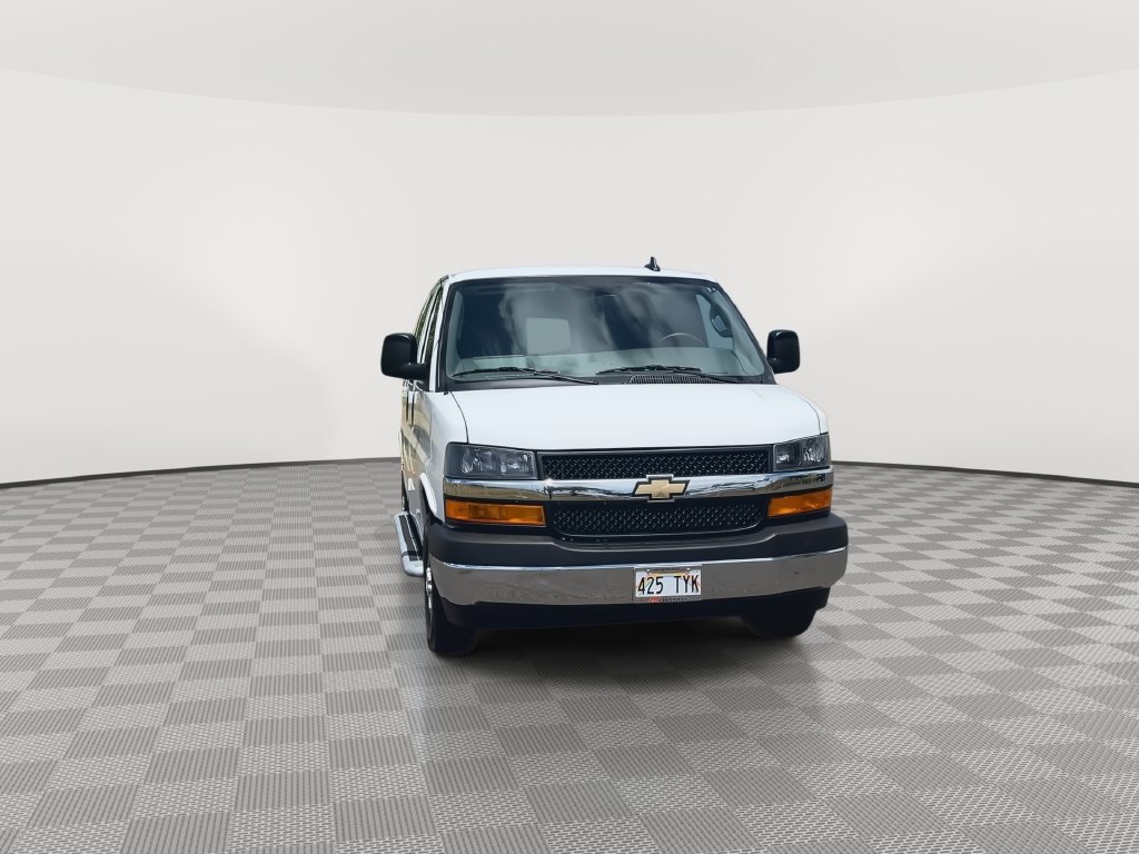Used 2025 Chevrolet Express 2500 w/ Driver Convenience Package RWD image 3