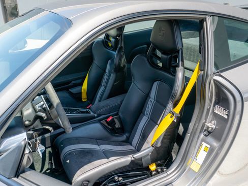 Used 2018 Porsche 911 GT3 RWD image 11
