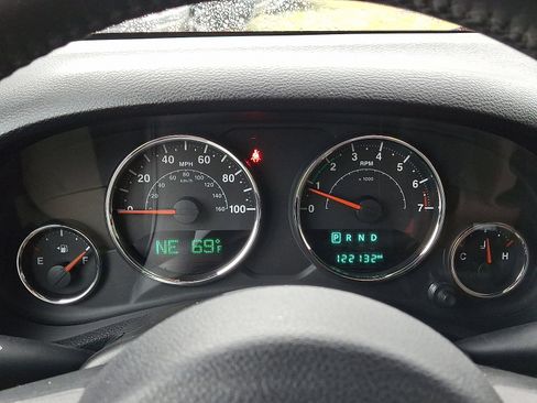 Used 2016 Jeep Wrangler Unlimited Sahara w/ Dual Top Group AWD/4WD image 21