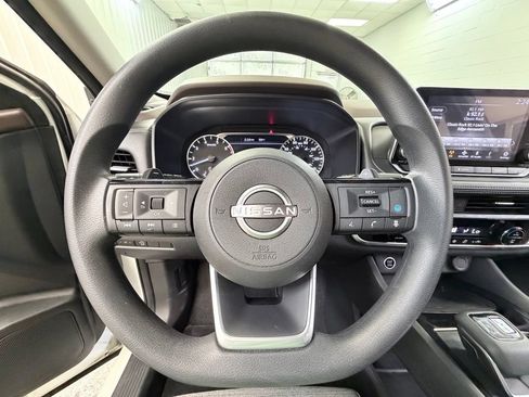 Used 2023 Nissan Rogue SV AWD/4WD image 43