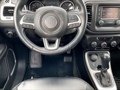 Used 2018 Jeep Compass Latitude image 8