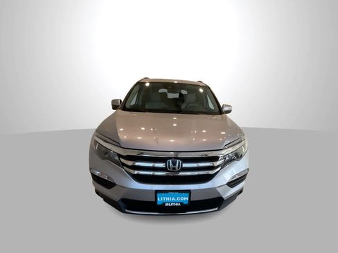 Used 2017 Honda Pilot Touring image 3