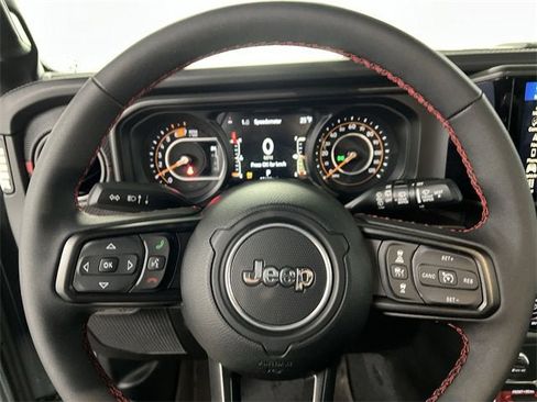 Used 2024 Jeep Wrangler Unlimited Rubicon w/ Technology Group image 11