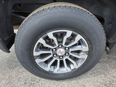 Used 2019 GMC Sierra 1500 AT4 w/ AT4 Premium Package image 7