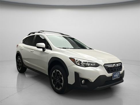 Used 2021 Subaru Crosstrek 2.0i Premium image 1