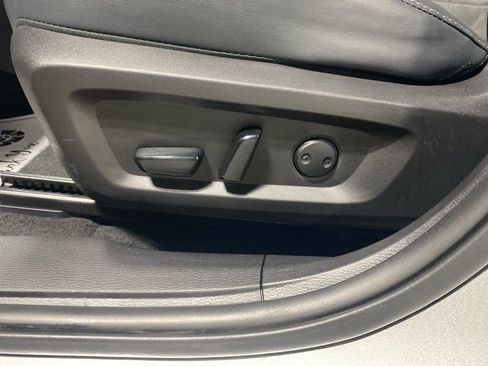 Used 2025 Mitsubishi Outlander SE image 23