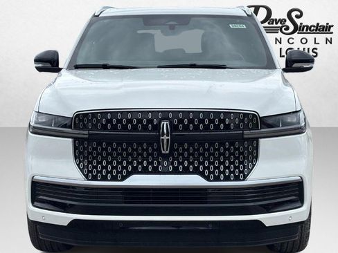 New 2026 Lincoln Navigator Reserve AWD/4WD image 8