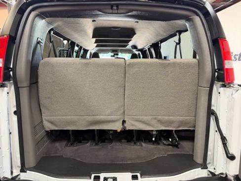 Used 2025 Chevrolet Express 3500 LT w/ LT Preferred Equipment Group RWD image 26