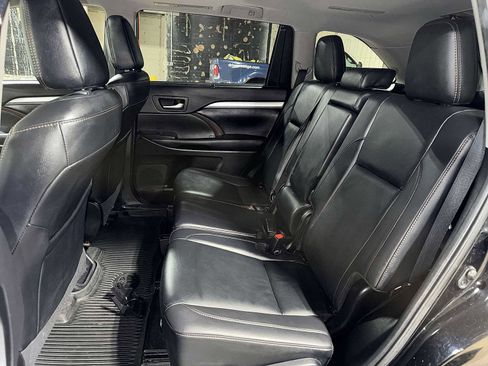 Certified 2019 Toyota Highlander XLE AWD/4WD image 17
