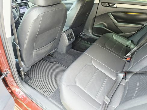 Used 2014 Volkswagen Passat TDI SE FWD image 10