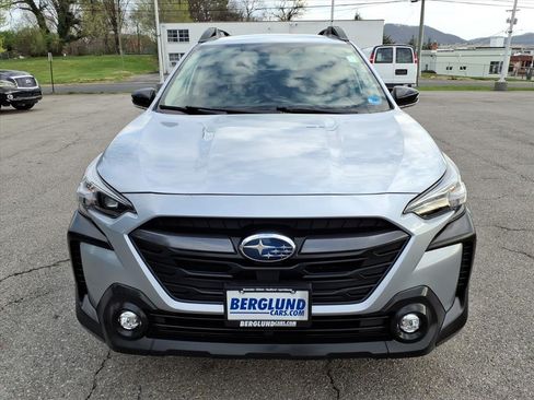 Used 2023 Subaru Outback Premium AWD/4WD image 8