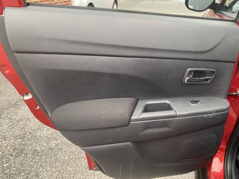 Used 2019 Mitsubishi Outlander Sport LE FWD image 13