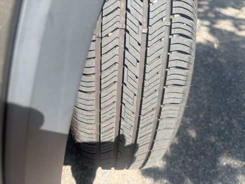 Used 2016 Kia Sorento LX w/ LX Convenience Package image 2