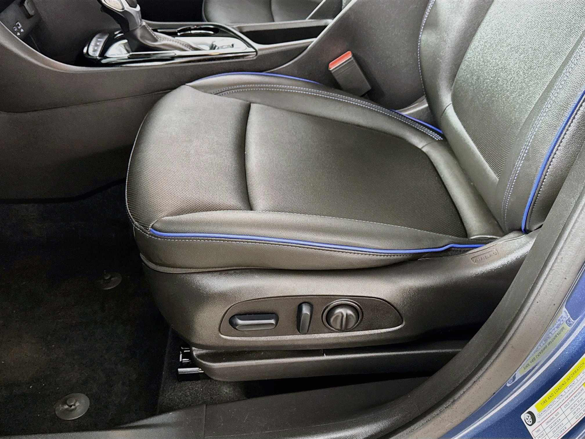 Used 2025 Buick Encore GX Sport Touring w/ Experience Buick Package AWD/4WD image 22