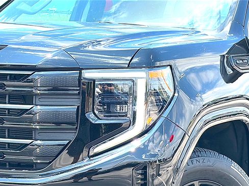 New 2026 GMC Sierra 1500 Elevation w/ Elevation Premium Package AWD/4WD image 4