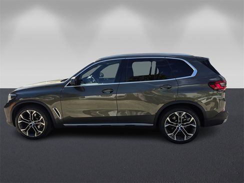 Certified 2022 BMW X5 sDrive40i image 7