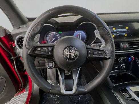 Used 2024 Alfa Romeo Stelvio Sprint image 18