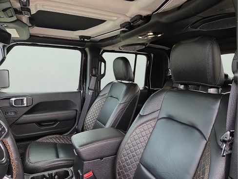 Used 2021 Jeep Gladiator Overland image 12