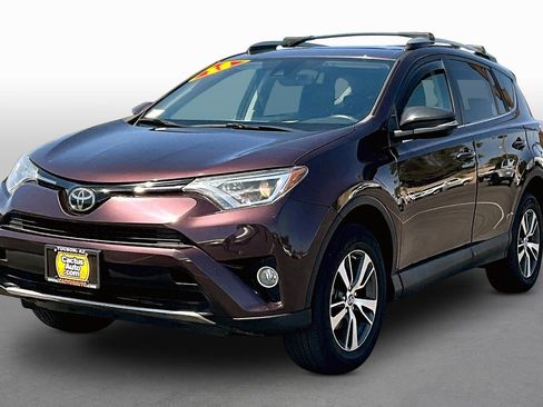 Used 2018 Toyota RAV4 XLE AWD/4WD image 1
