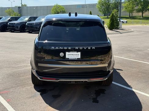 Used 2025 Land Rover Range Rover Long Wheelbase SE AWD/4WD image 8
