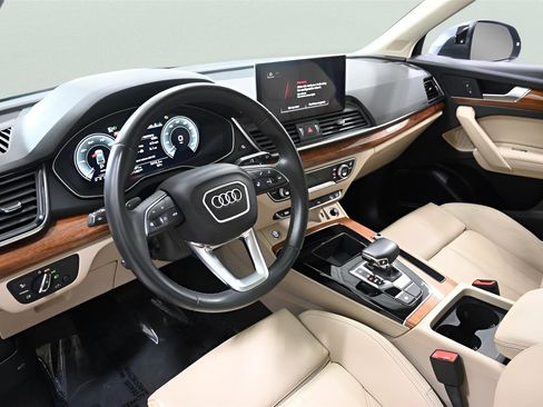 Used 2023 Audi Q5 e Premium Plus AWD/4WD image 10
