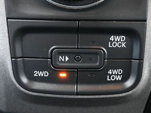 Used 2019 RAM 1500 Tradesman w/ Tradesman SXT Package AWD/4WD image 25
