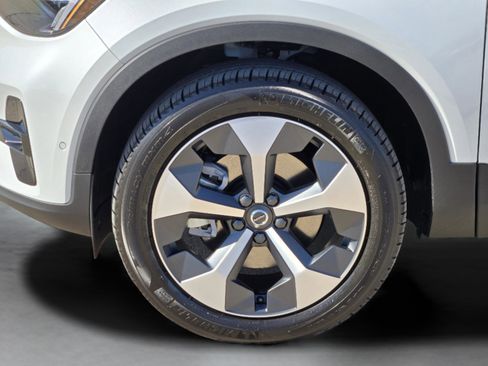 New 2026 Volvo XC40 B4 Plus w/ Protection Package Premier FWD image 31