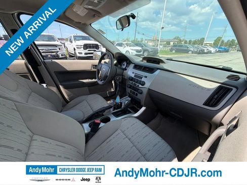 Used 2009 Ford Focus SE FWD image 17