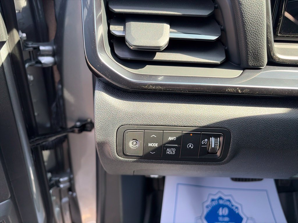 New 2027 GMC Terrain AT4 w/ LPO, Black Badging Package AWD/4WD image 19