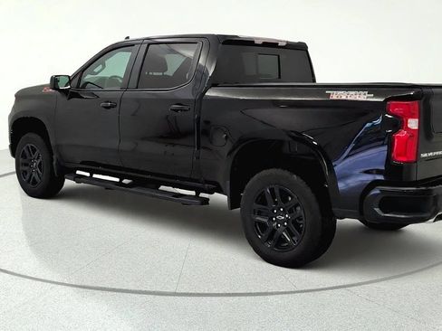 Used 2025 Chevrolet Silverado 1500 LT Trail Boss w/ Convenience Package II AWD/4WD image 4