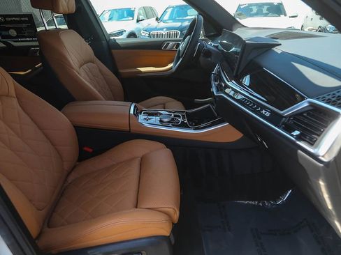 Certified 2025 BMW X5 xDrive50e w/ M Sport Package AWD/4WD image 13