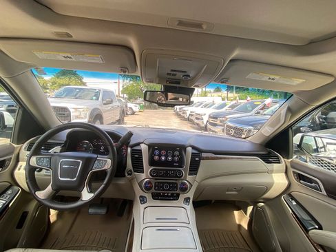 Used 2016 GMC Yukon XL Denali w/ Open Road Package AWD/4WD image 23
