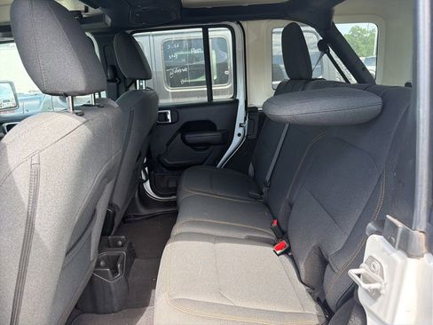 Used 2025 Jeep Wrangler Unlimited Sport AWD/4WD image 3
