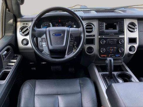Used 2016 Ford Expedition XLT w/ Equipment Group 201A RWD image 5