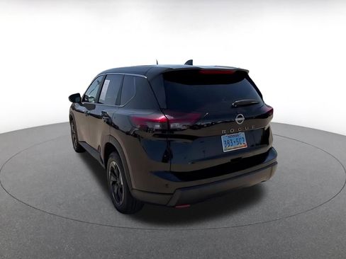 Used 2025 Nissan Rogue SV FWD image 11