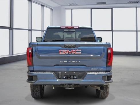 New 2026 GMC Sierra 2500 Denali w/ Denali Reserve Package AWD/4WD image 4