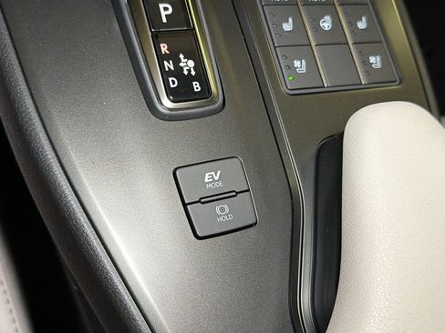 New 2026 Lexus UX 300h AWD image 27