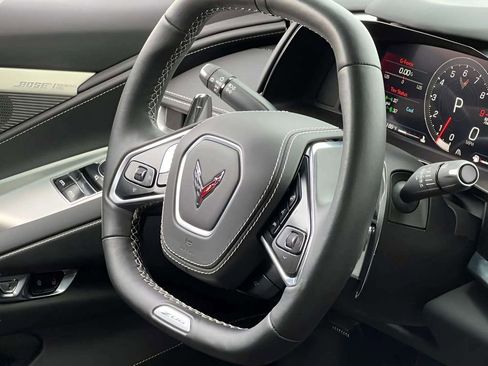 Used 2025 Chevrolet Corvette Z06 image 32