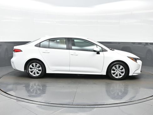 Used 2024 Toyota Corolla LE FWD image 7
