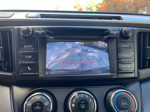 Used 2017 Toyota RAV4 LE image 21