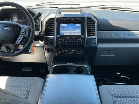 Certified 2018 Ford F250 XLT w/ XLT Premium Package AWD/4WD image 8