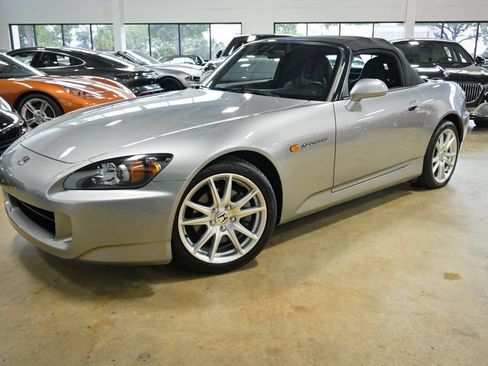 Used 2005 Honda S2000 image 2