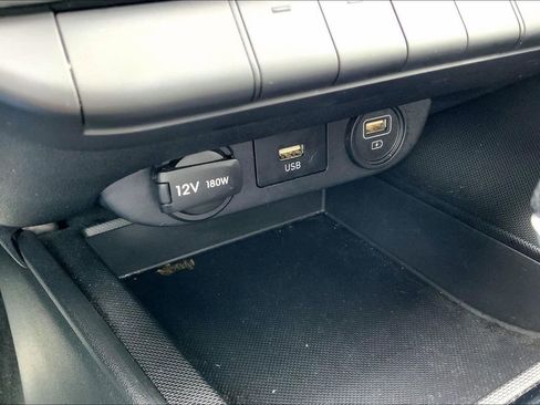 Used 2023 Hyundai Elantra SEL image 17