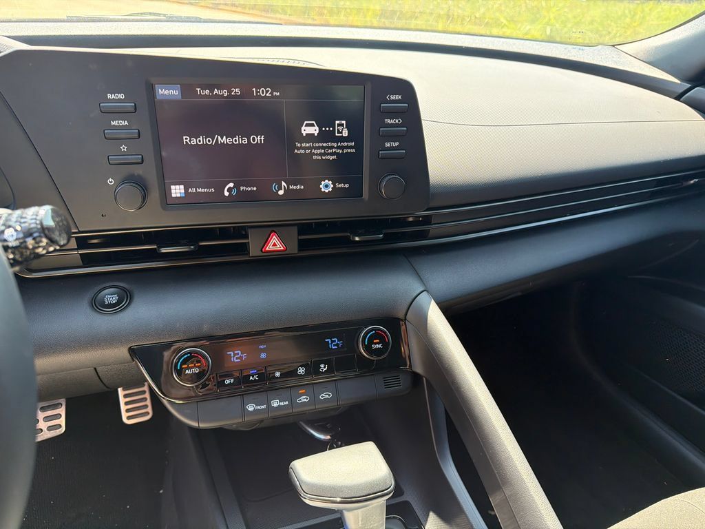 Certified 2025 Hyundai Elantra Sport FWD image 25