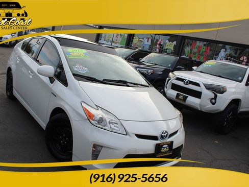 Used 2013 Toyota Prius Three image 1