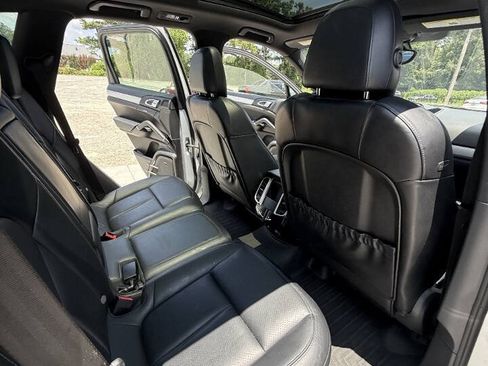 Used 2013 Porsche Cayenne S AWD/4WD image 15