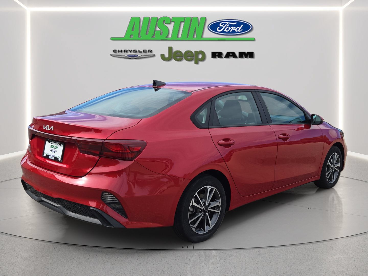 Used 2023 Kia Forte LXS w/ LXS Technology Package FWD image 5