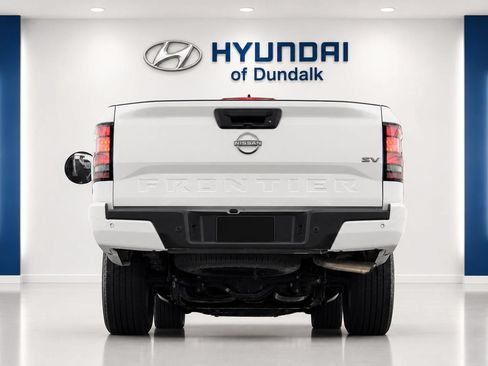 Used 2024 Nissan Frontier SV w/ Technology Package RWD image 6