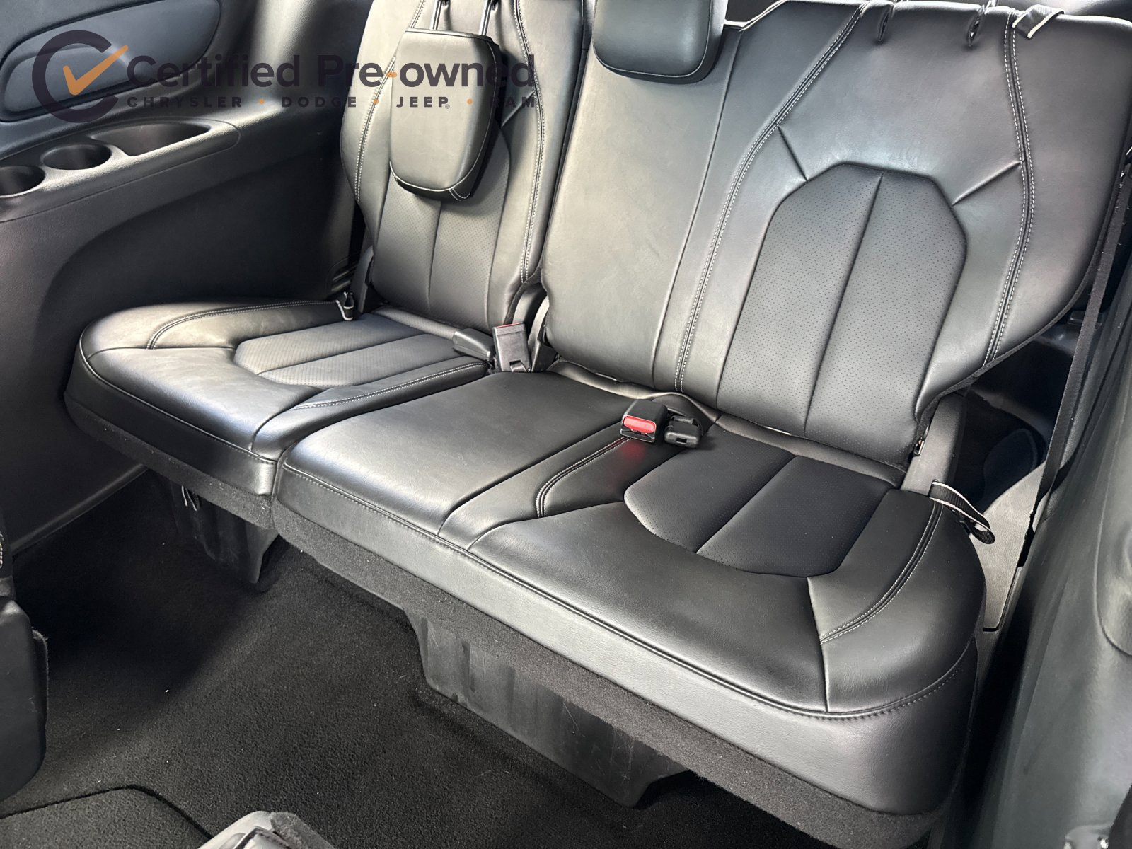 Certified 2025 Chrysler Pacifica Select FWD image 16