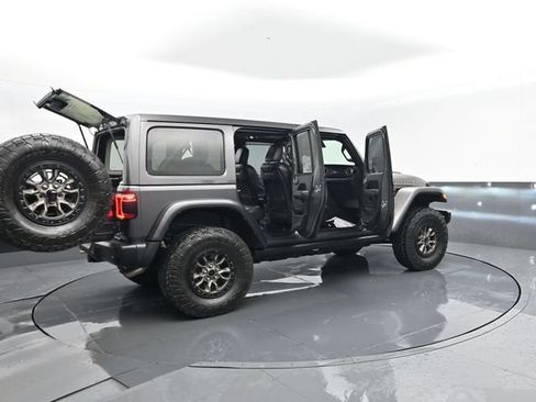Used 2021 Jeep Wrangler Unlimited Rubicon w/ Dual Top Group AWD/4WD image 32